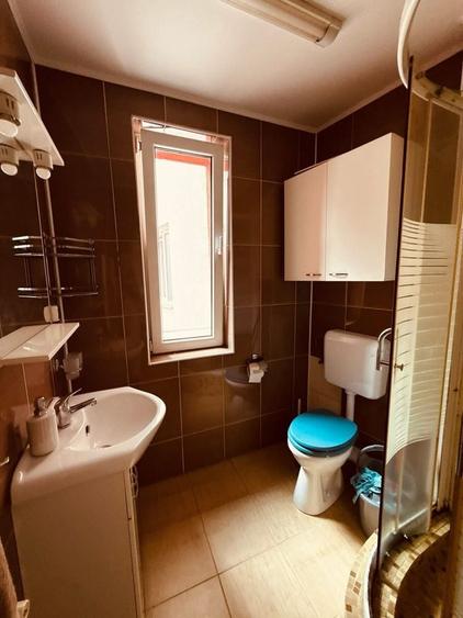 Apartament cu 3 camere decomandat în 7 Noiembrie