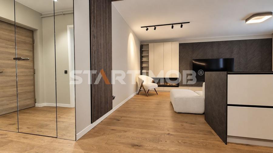 Apartament cu 2 camere decomandat, mobilat în Tractorul