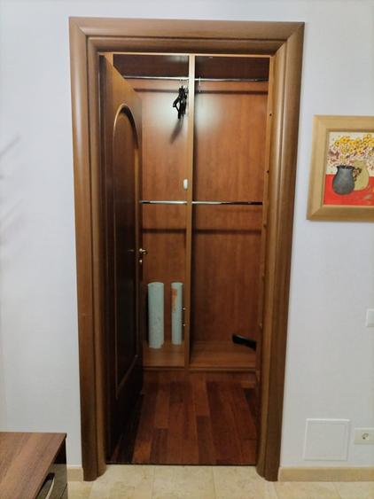 Apartament cu 3 camere semidecomandat în Bucureștii Noi