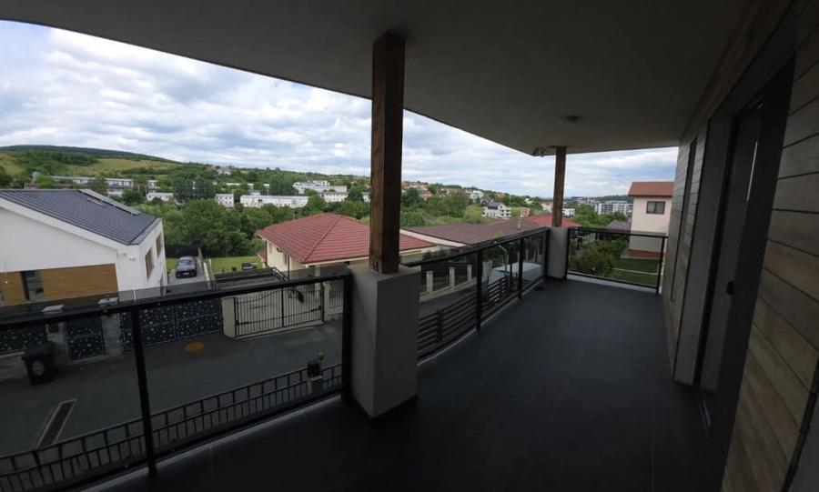 Casă cu 4 camere cu Teren 200 Mp în Gruia
