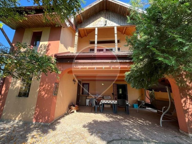 Casă individuală cu 6 camere cu Teren 2800 Mp în Butimanu