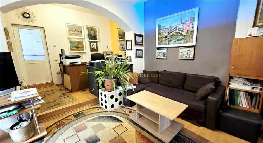 Casă individuală cu 5 camere cu Canalizare în Dâmbul Rotund