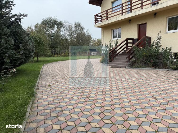 Casă cu 8 camere cu Canalizare în Sânpetru