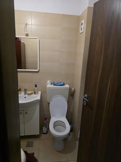 Apartament cu 3 camere decomandat în Berceni