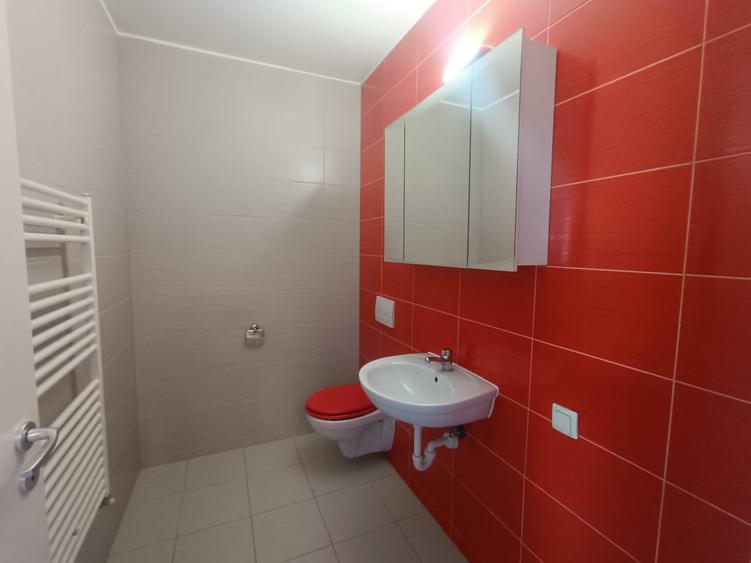 Apartament cu 3 camere decomandat în Avantgarden