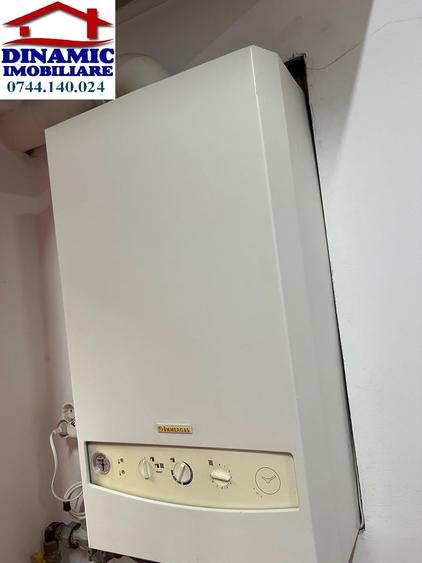 Birou, de 72 mp, în Central