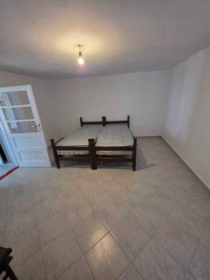 Casă cu 3 camere în Florești