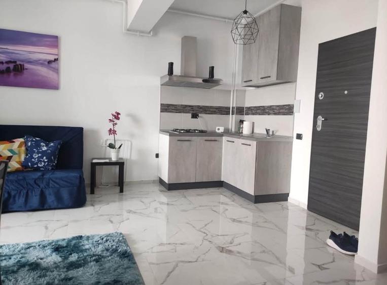 Apartament cu 2 camere semidecomandat în Sud