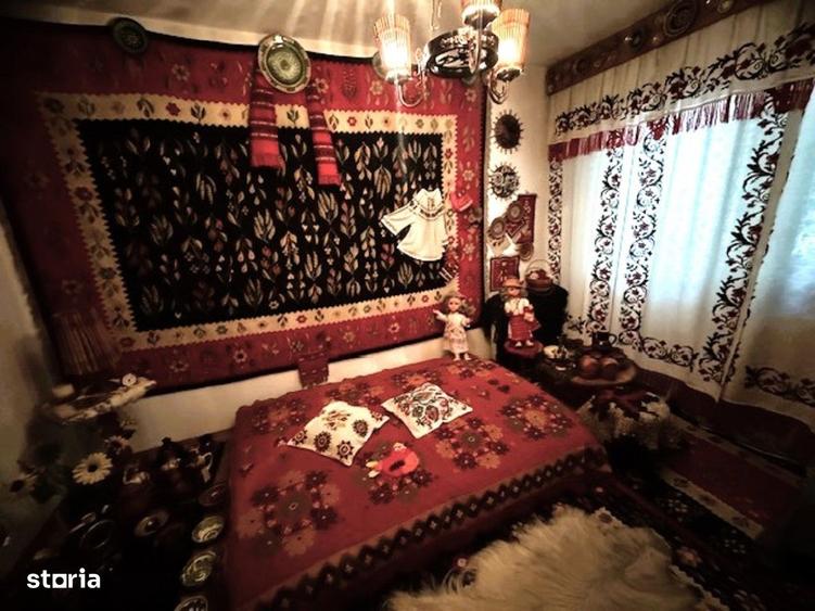 Apartament cu 4 camere decomandat în Central