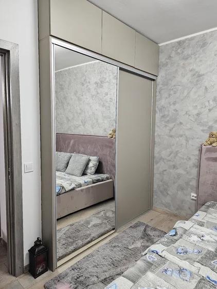 Apartament cu 3 camere decomandat, mobilat în Sânnicoară