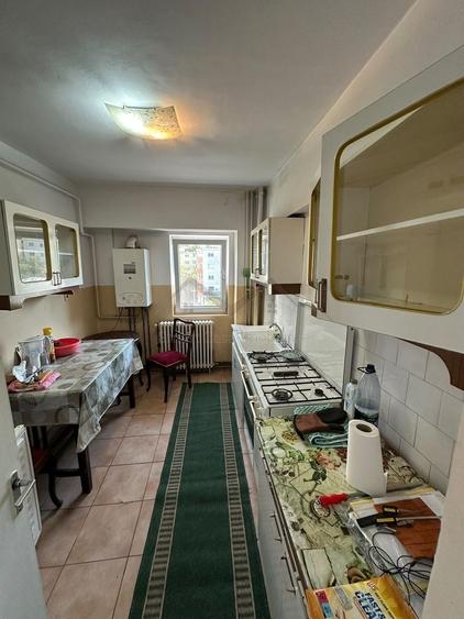 Apartament cu 2 camere decomandat în Podul de Fier