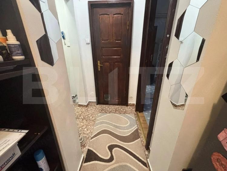 Apartament cu 3 camere decomandat în Filiași