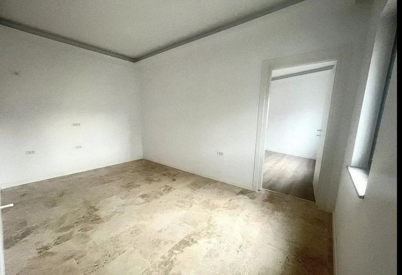 Birou, de 50 mp, în P-ța Ovidiu
