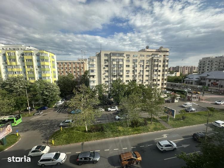 Apartament cu 3 camere semidecomandat în 13 Septembrie