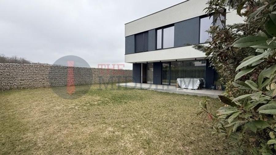 Casă individuală cu 3 camere cu Canalizare în Tunari