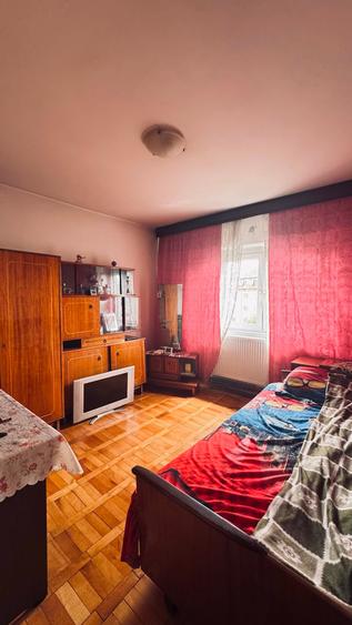 Apartament cu 3 camere în Lipovei
