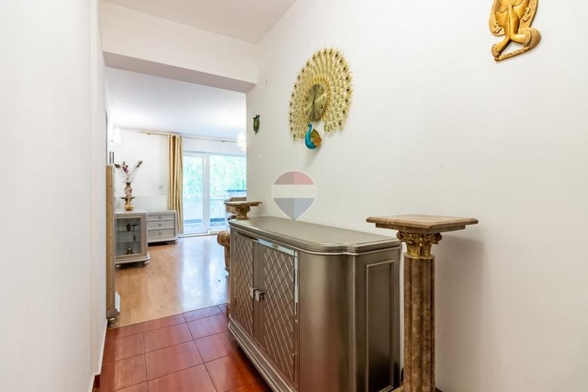 Apartament cu 2 camere semidecomandat, mobilat în Nord