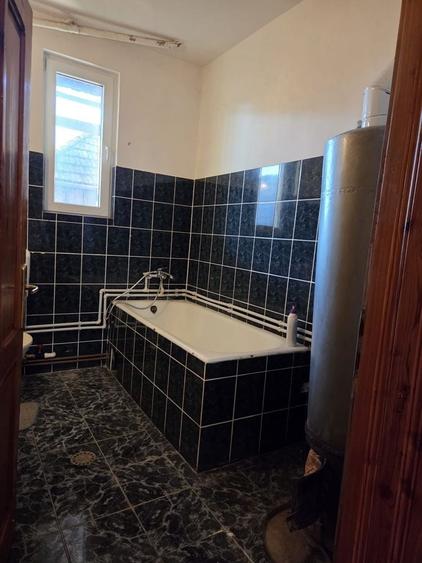 Casă cu 4 camere în Gurahonț
