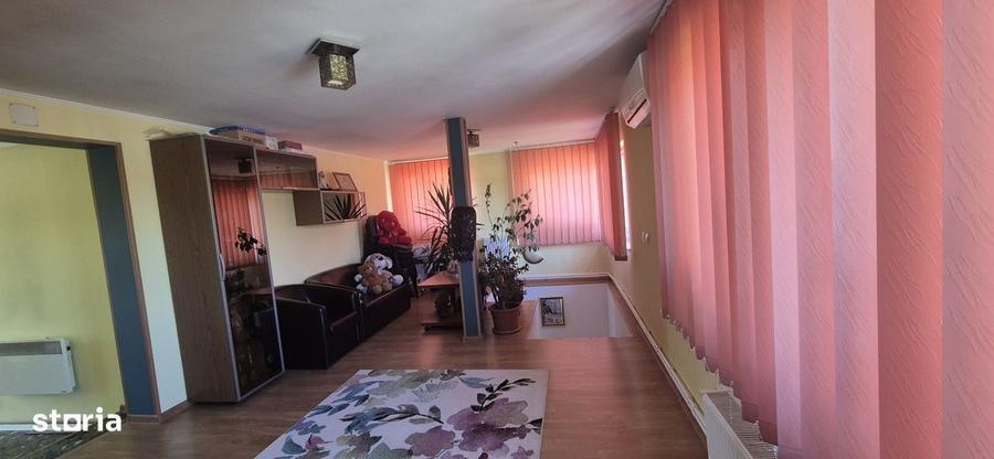 Casă cu 4 camere cu Teren 200 Mp în Valu lui Traian