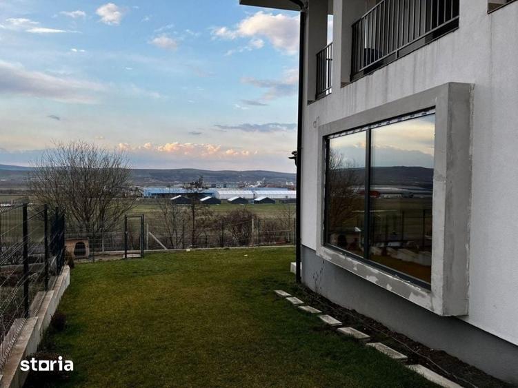 Casă cu 6 camere cu Teren 640 Mp în Apahida
