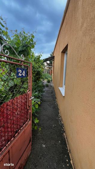 Casă cu 2 camere cu Teren 360 Mp în Central