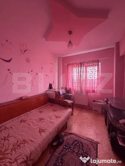 Apartament cu 4 camere semidecomandat în Câmpia Turzii