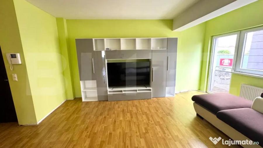 Apartament cu 3 camere decomandat în Independenței