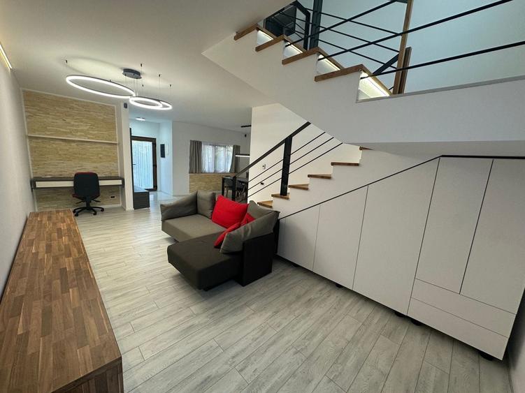 Duplex cu 4 camere cu Canalizare în Exterior Nord
