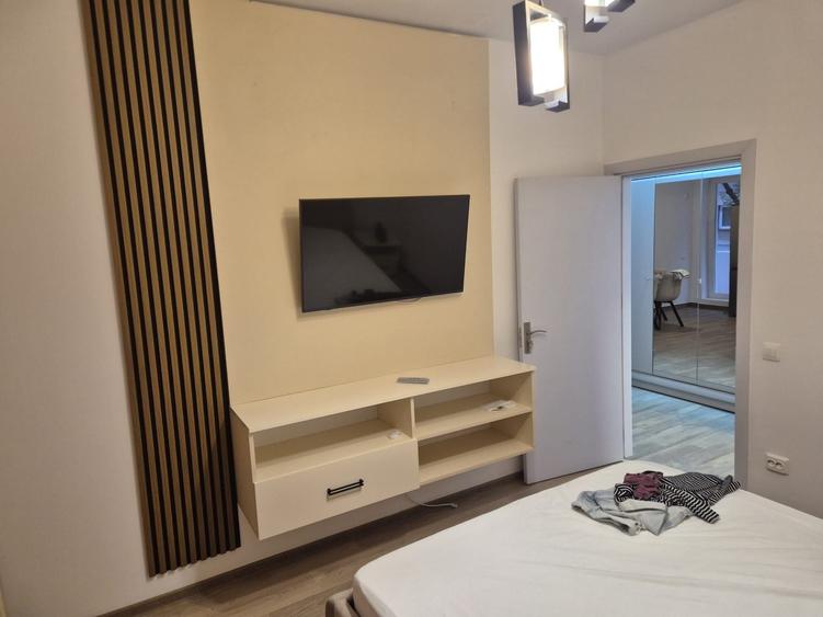 Apartament cu 3 camere decomandat în Sebastian