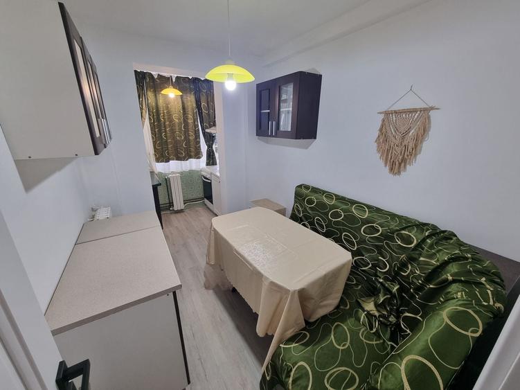 Apartament cu 2 camere semidecomandat, mobilat în Ultracentral