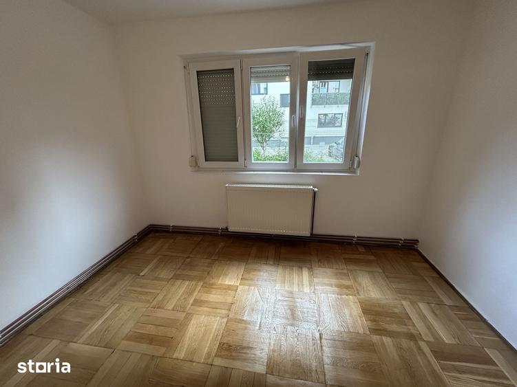 Apartament cu 3 camere în Romanilor