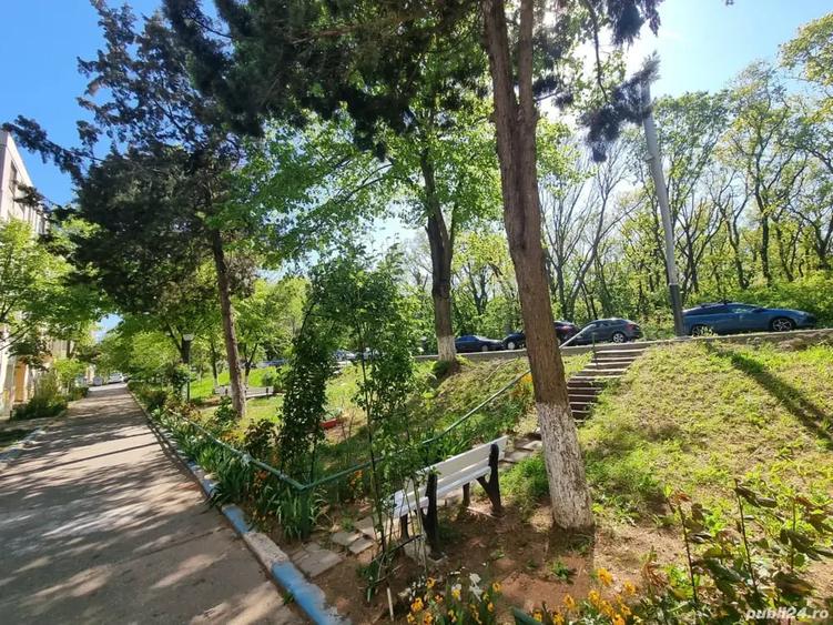 Apartament cu 2 camere decomandat în Neptun