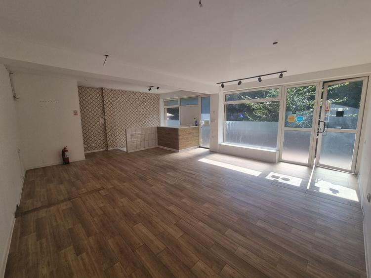 Spațiu comercial, de 120 mp, în Aviației