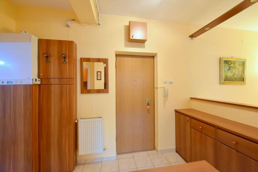 Apartament cu 2 camere decomandat, mobilat în Semicentral