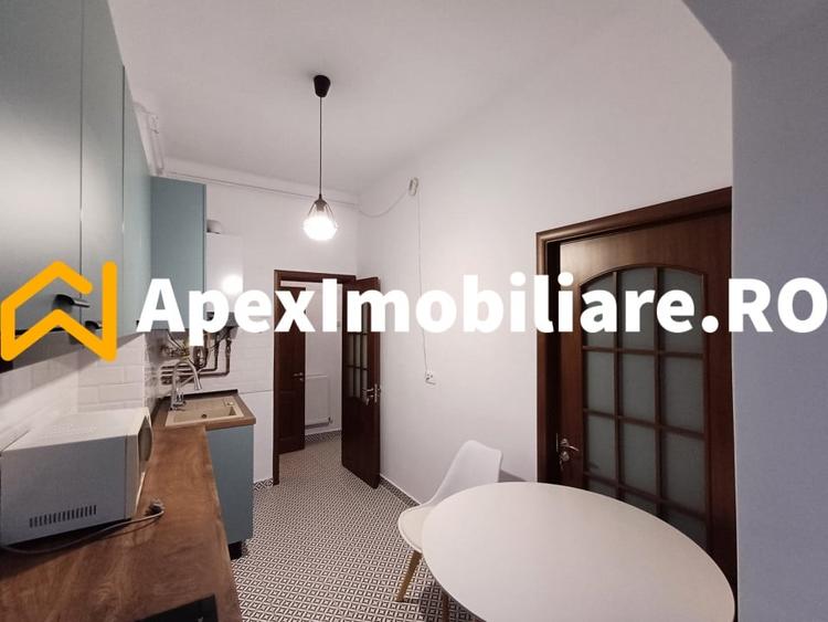 Apartament cu 3 camere semidecomandat, mobilat în Eminescu