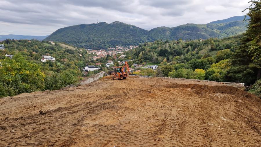 Teren Construcții intravilan de 800 mp, în Drumul Poienii