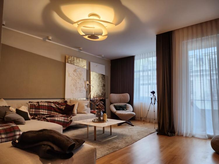 Apartament cu 3 camere decomandat, mobilat în Dacia