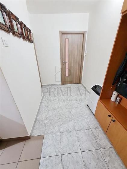Garsonieră decomandată, mobilată în Lipovei