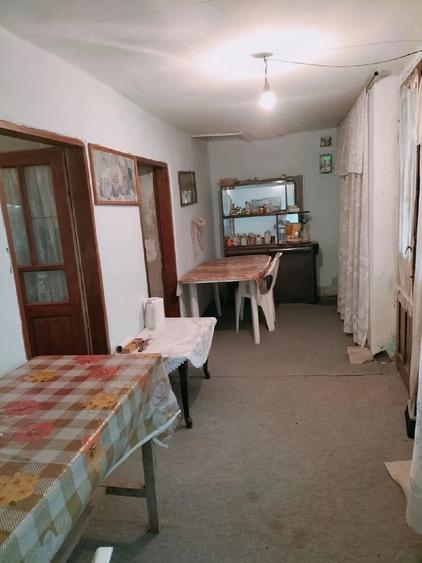 Casă cu Teren 691 Mp în Leu