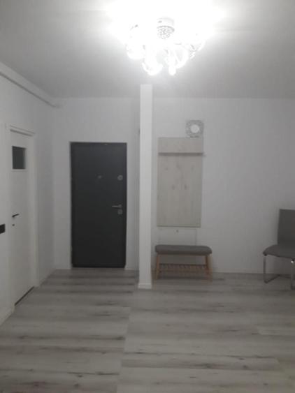 Apartament cu 3 camere decomandat în Florești