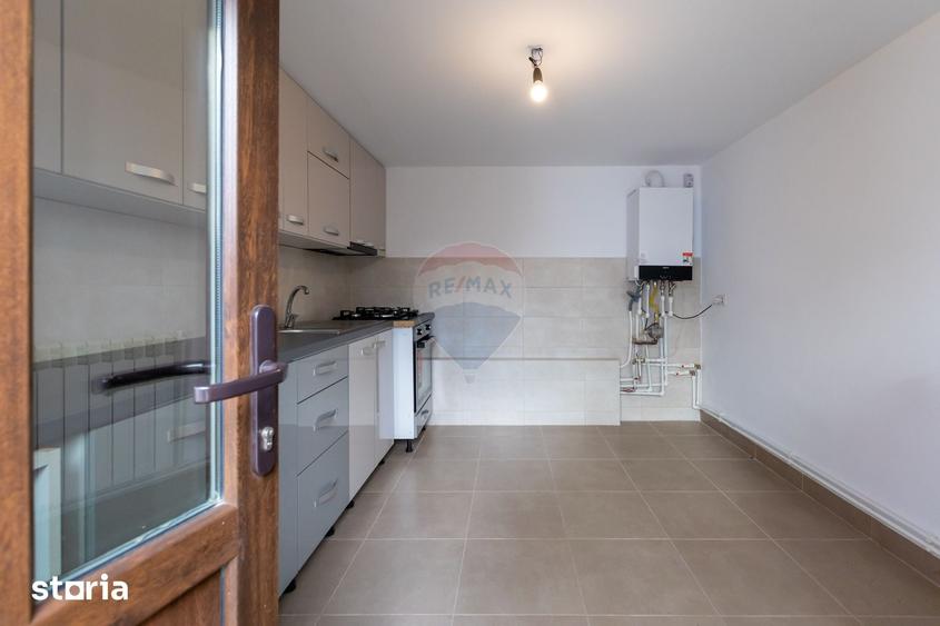 Casă cu 6 camere cu Teren 1710 Mp în Central