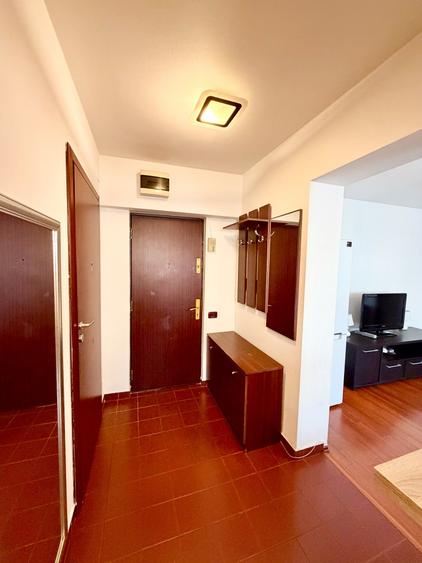 Apartament cu 3 camere semidecomandat, mobilat în Dristor
