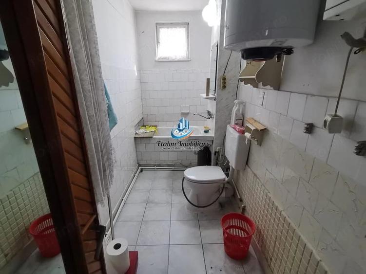Apartament cu 3 camere decomandat în Sud