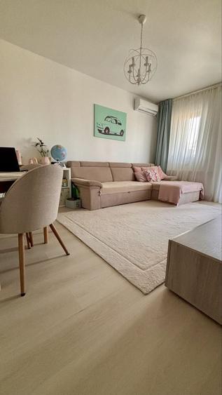 Apartament cu 3 camere decomandat în Central