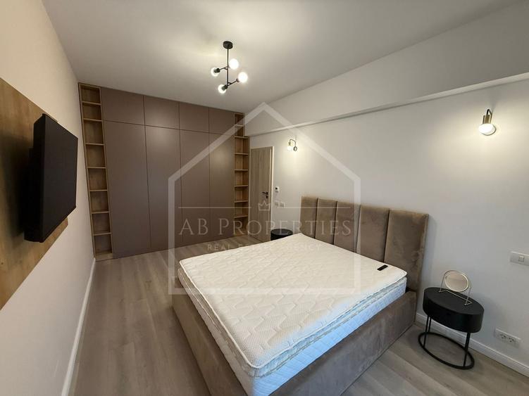 Apartament cu 2 camere semidecomandat, mobilat în Băneasa