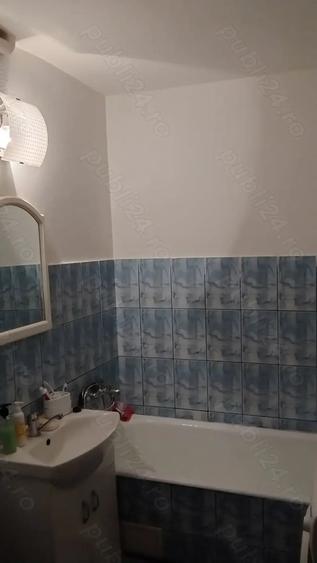 Apartament cu 3 camere semidecomandat în Central