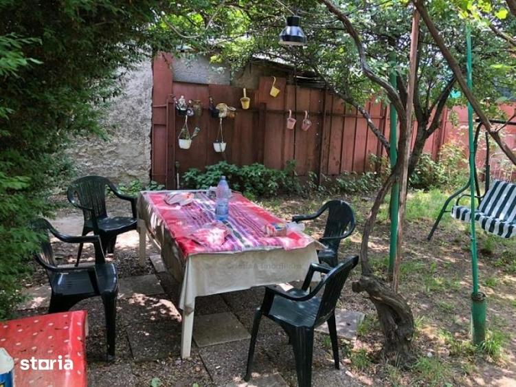 Casă cu 4 camere cu Teren 500 Mp în Central