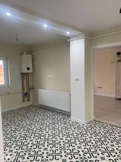 Apartament cu 3 camere decomandat în Girocului