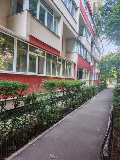 Apartament cu 2 camere semidecomandat în Giurgiului