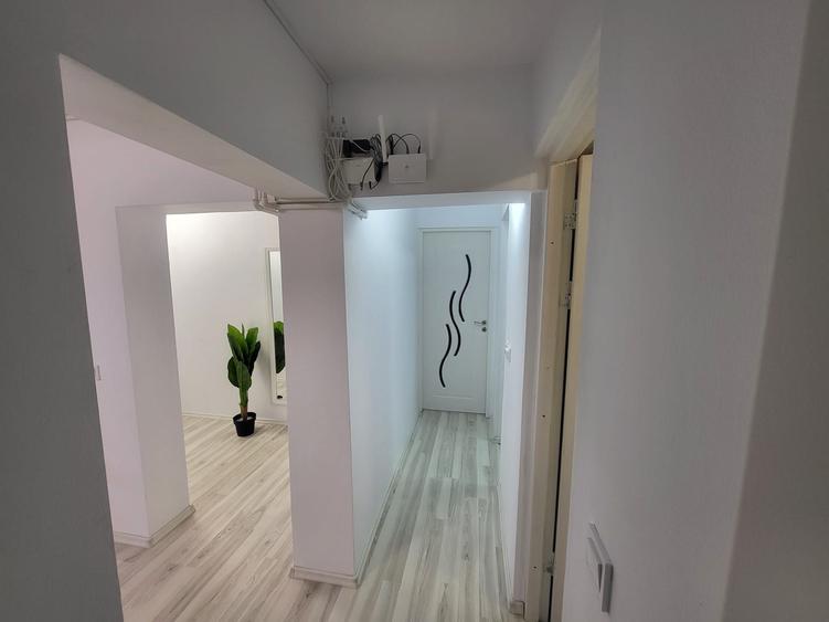 Apartament cu 2 camere decomandat în Uiești